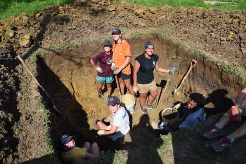 Students build a health clinic in Belize Students build a health clinic in Belize